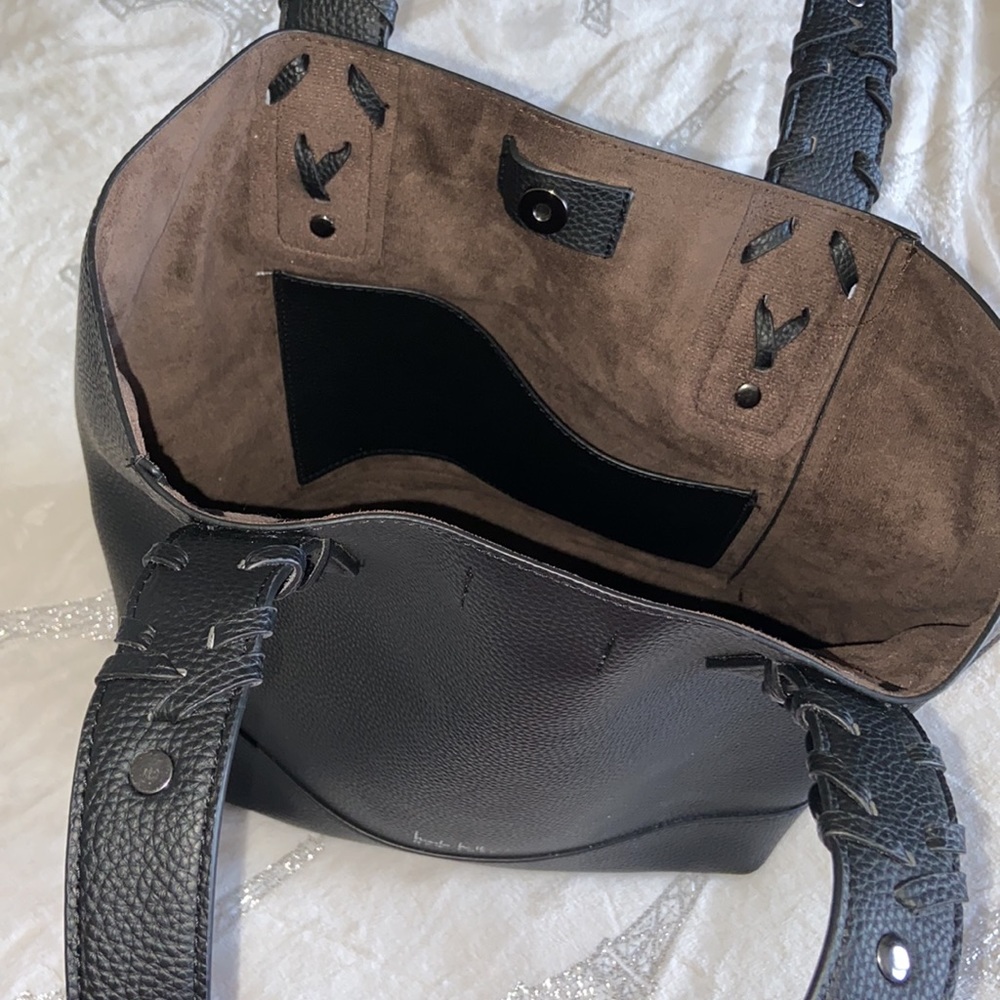 Nicole Miller's - Women’s BlackTote - Picture 2 of 2